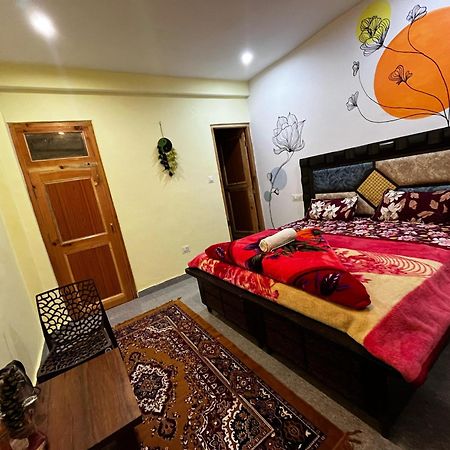 Karma Guest House And Cafe Kalgha ภายนอก รูปภาพ